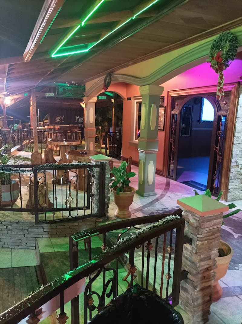 Jr's High Waters Bar And Lounge