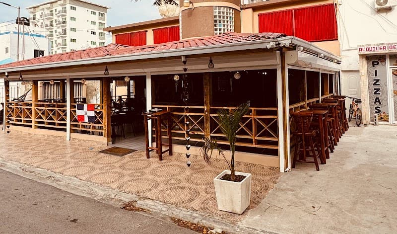 Quisqueya Beach Bar & Restaurant